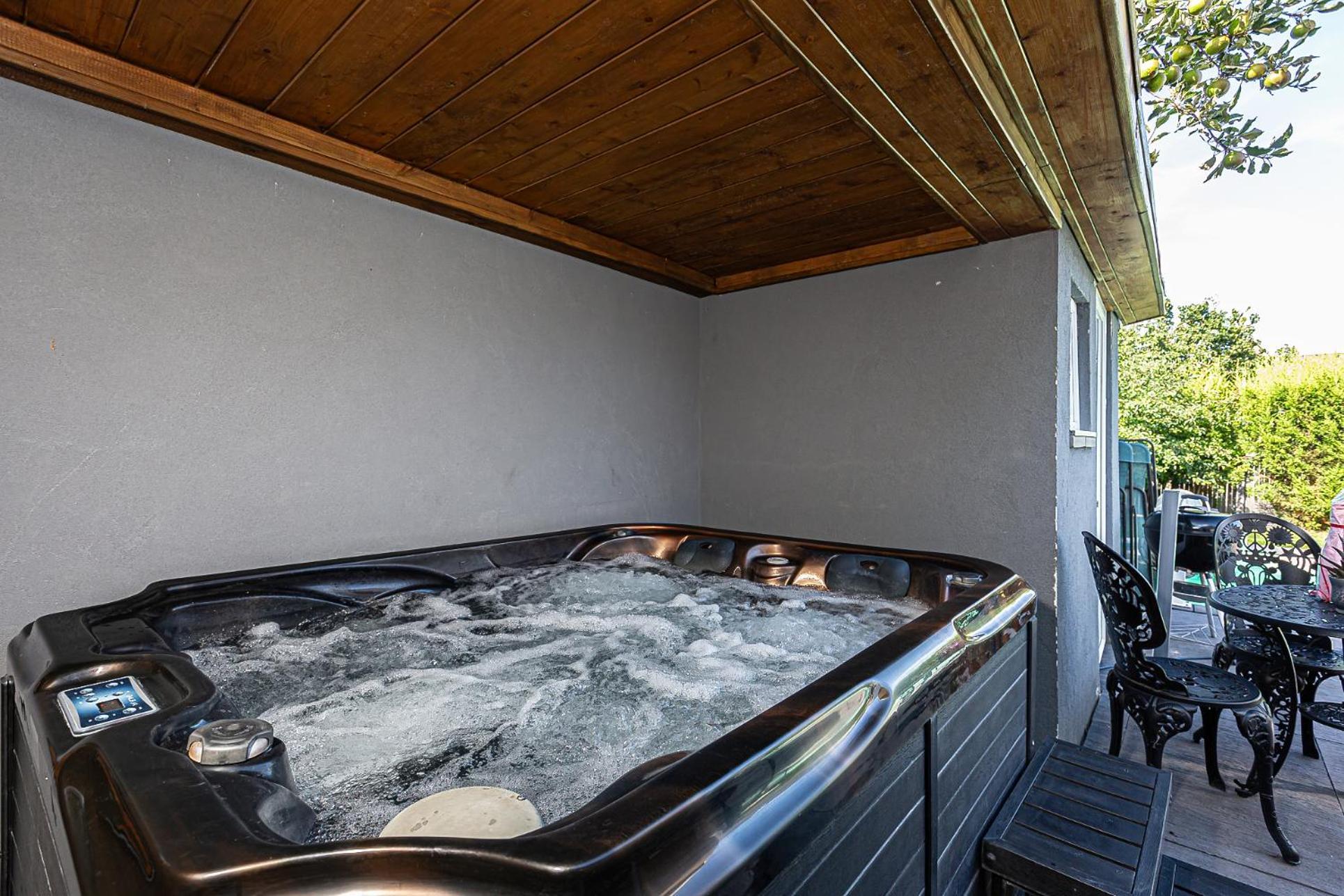 Gites Spa Strasbourg - Studio Romantique, Jacuzzi, Sauna, Terrasse Privee Furdenheim Kültér fotó