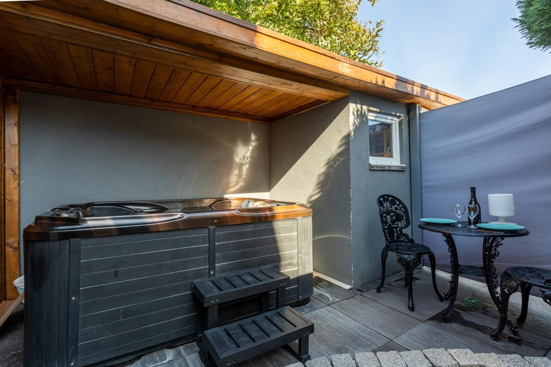 Gites Spa Strasbourg - Studio Romantique, Jacuzzi, Sauna, Terrasse Privee Furdenheim Kültér fotó